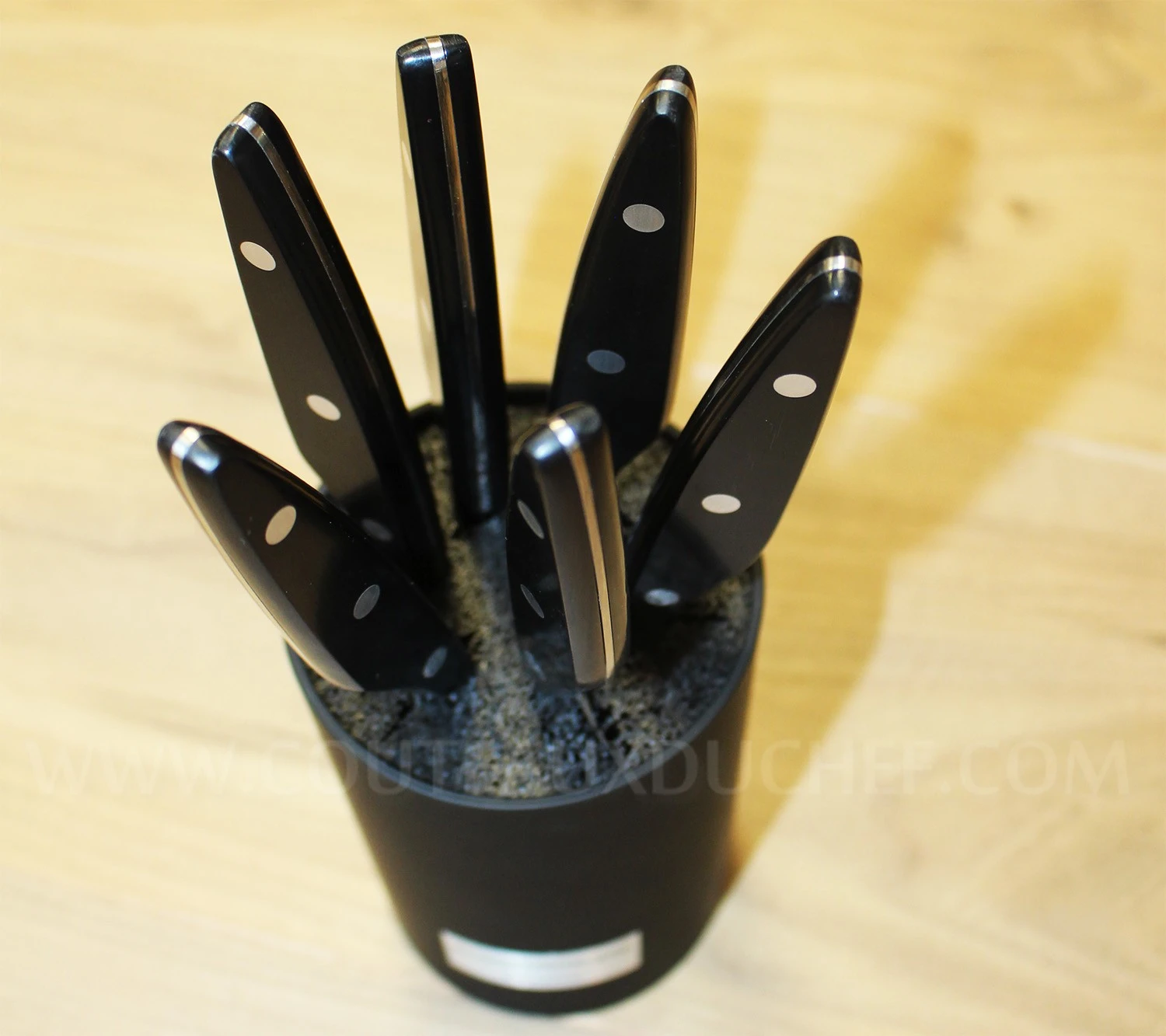 Au Nain Brasserie Universal Knife Block With 6 Steak Knives - Black Handles 6 Au Nain Brasserie Universal Knife Block With 6 Steak Knives - Black Handles - Image 4