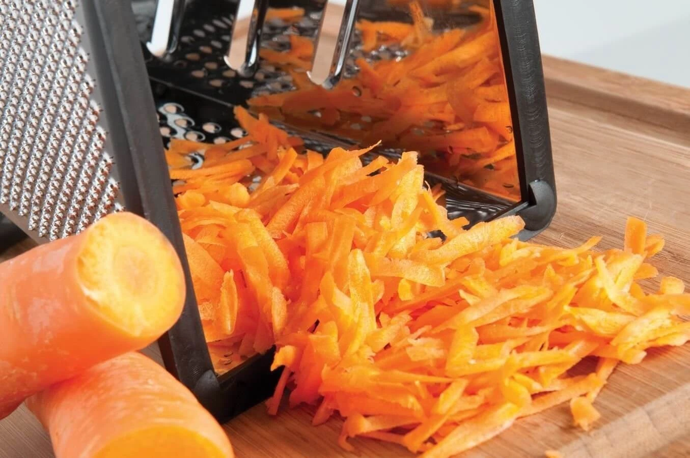 BergHOFF Essentials 4-Face Box Grater - Stainless Steel 5 BergHOFF Essentials 4-Face Box Grater - Stainless Steel - Image 3